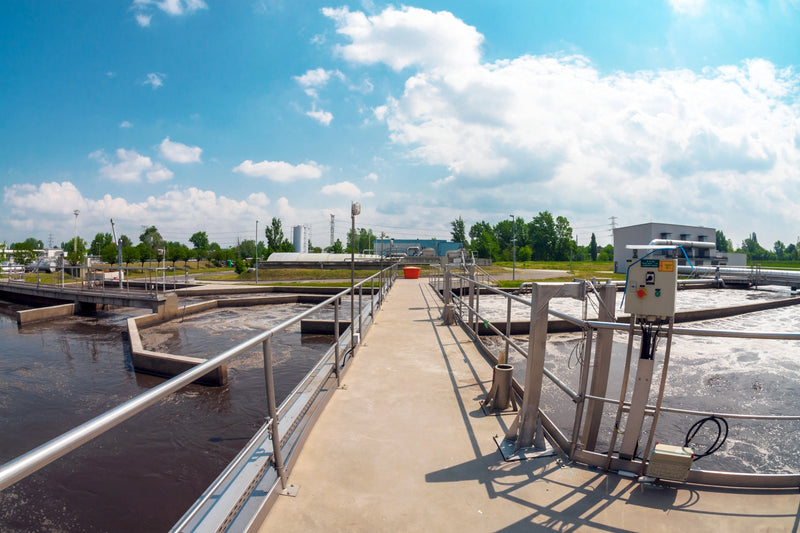 What is a float switch and how does it work in a wastewater system?